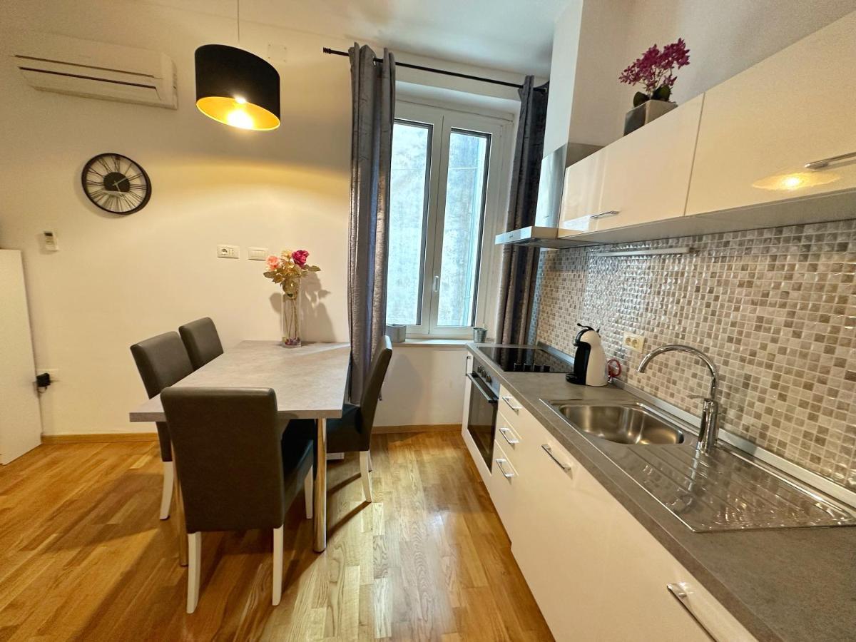 Romeo Apartments Rovigno Rovinj Exterior foto
